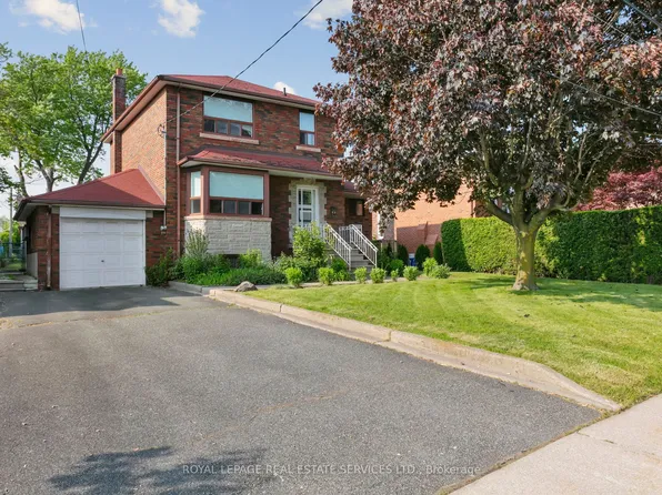 28 Cornelius Pkwy, Toronto, ON M6L 2K3