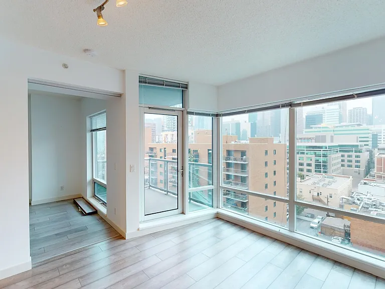 802 13th Ave SW — Photo 4