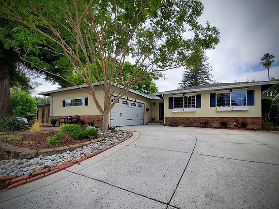2nd image of 3256 Oxford Ln