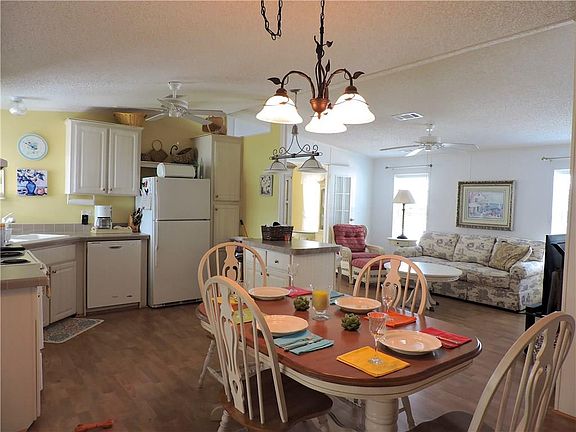 3rd image of 1117 Navajo Dr