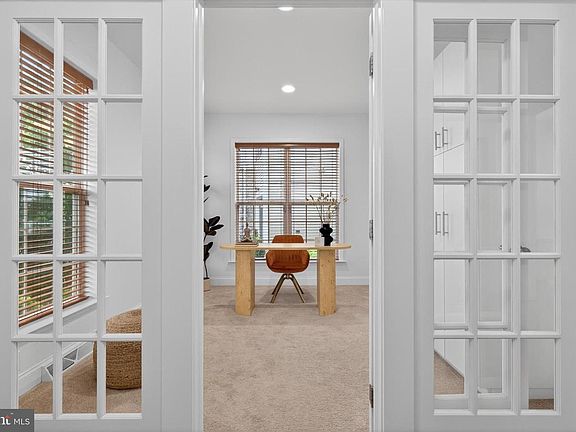 4th image of 87 Edris Ln