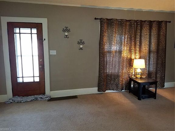 4th image of 1524 31st St NE