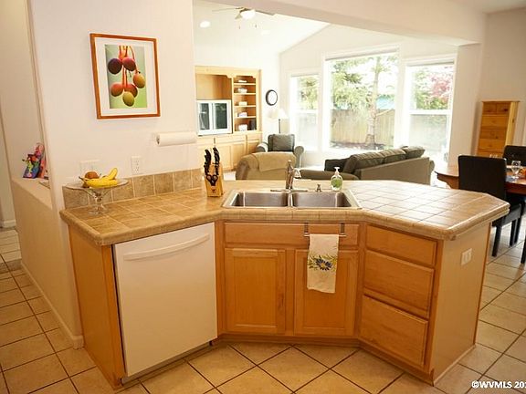 5th image of 365 Cherrywood Dr