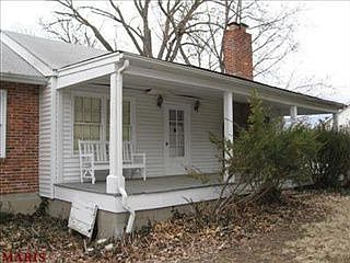 2nd image of 1529 Charlotte Dr