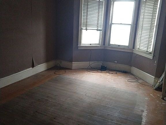2nd image of 125 East Ave