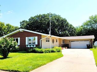 815 Manchester Rd, Salina, KS 67401