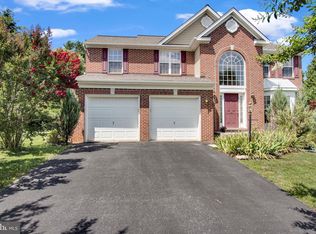 665 Clydesdale Dr, York, PA 17402