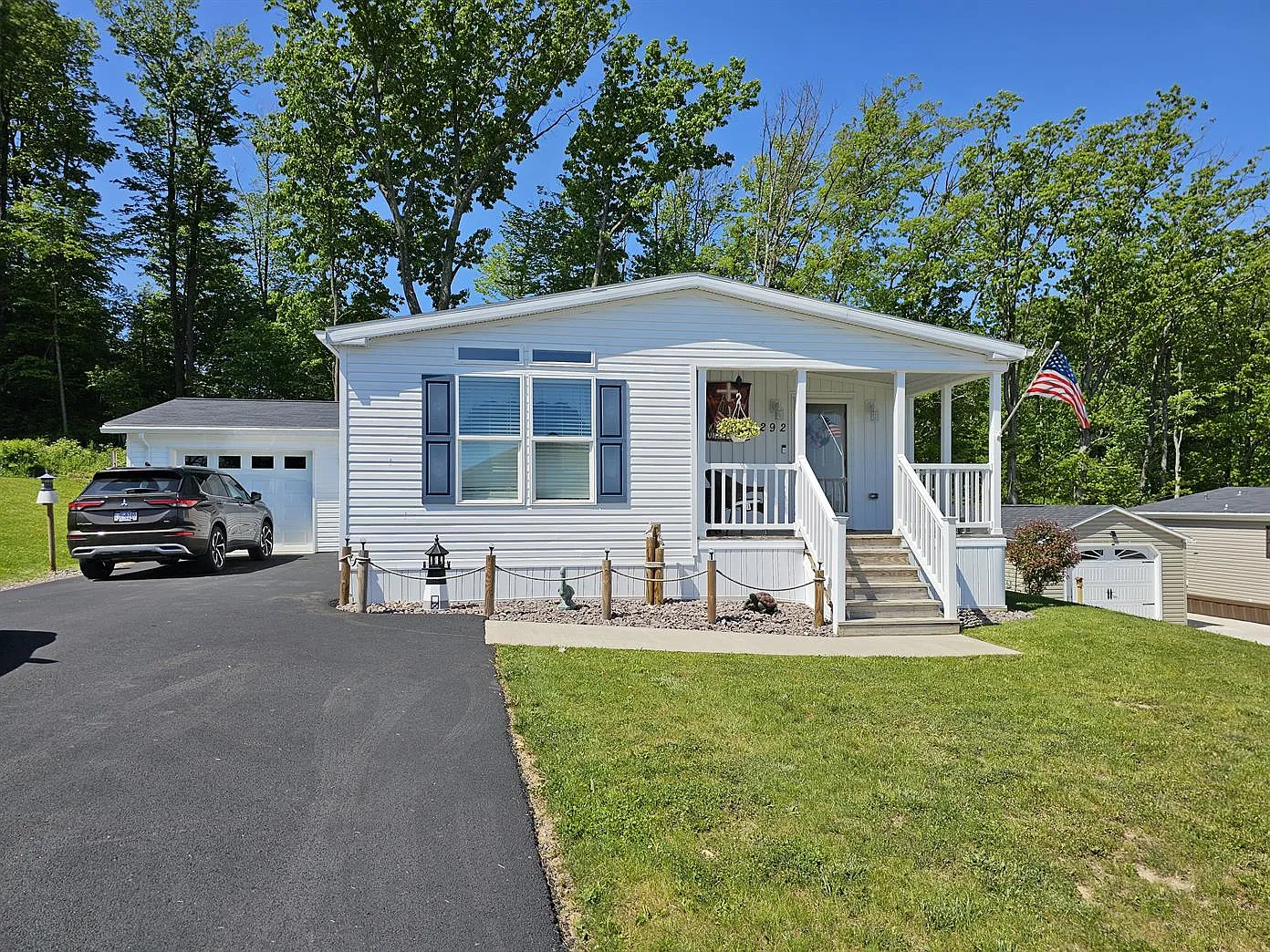 292 Indigo Ln photo 1