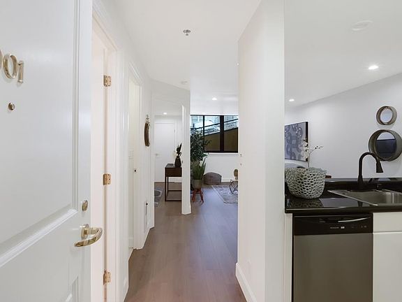 5th image of 1045 Mason St APT 1