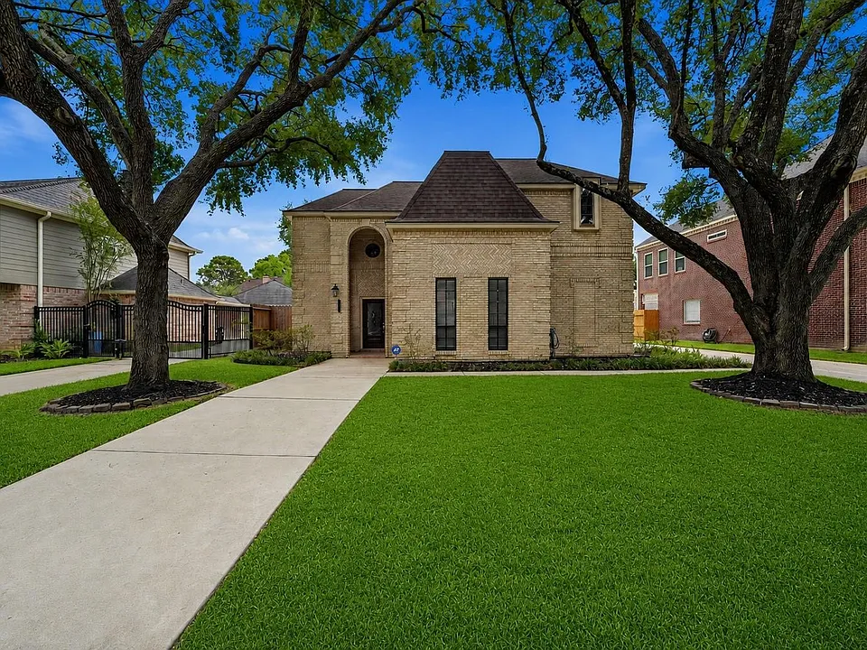 20719 Castle Bend Dr