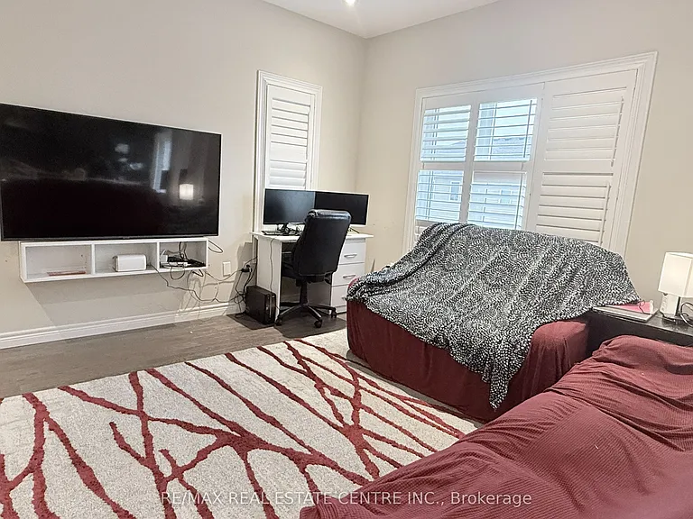 110 Rivertrail Ave — Photo 6