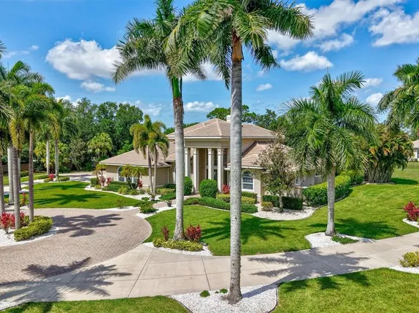 1045 Fox Creek Dr, Sarasota, FL 34240
