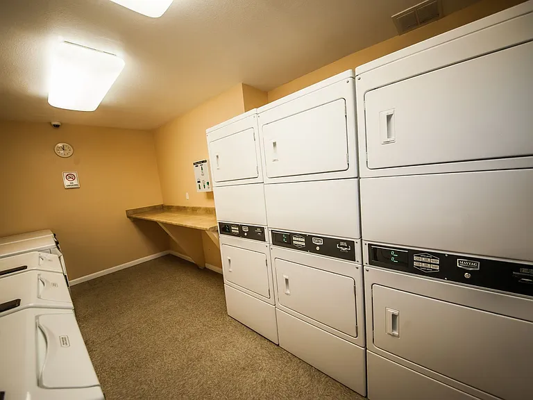 Vista Bella Apartment Homes — Photo 16