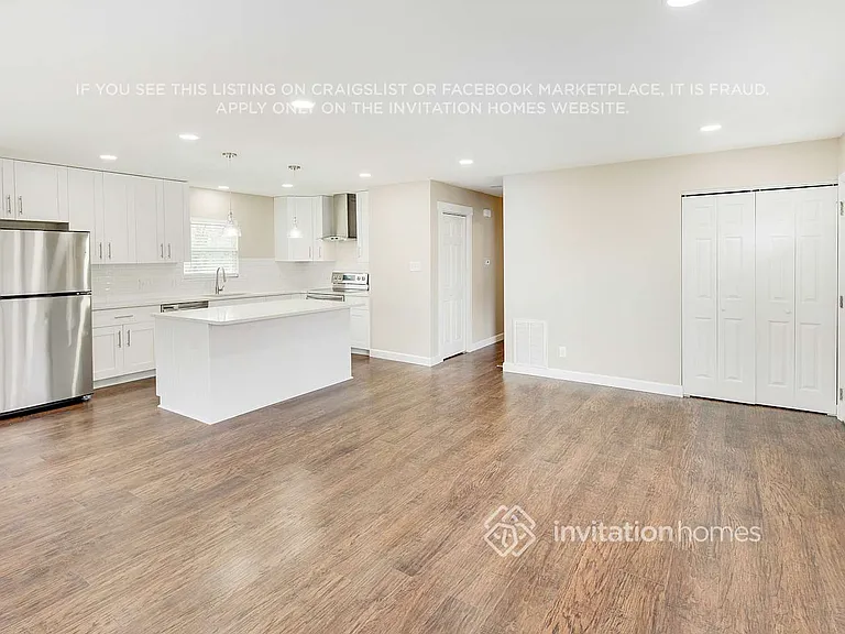 4240 Winedale Ln — Photo 6