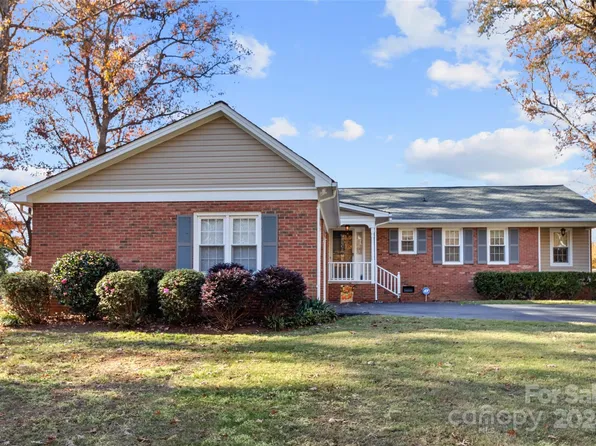 1204 White Oaks Cir, Monroe, NC 28112