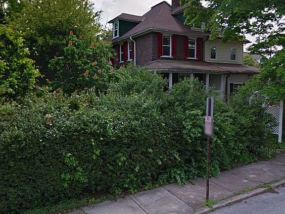 3rd image of 303 Grayling Ave