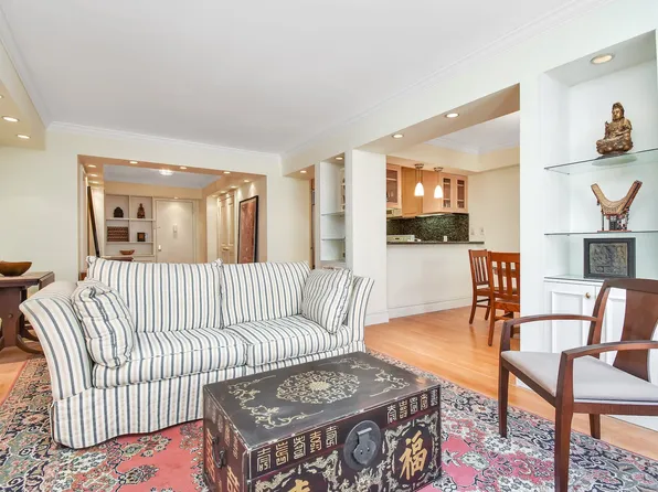 415 East 52nd Street image 1 of 14