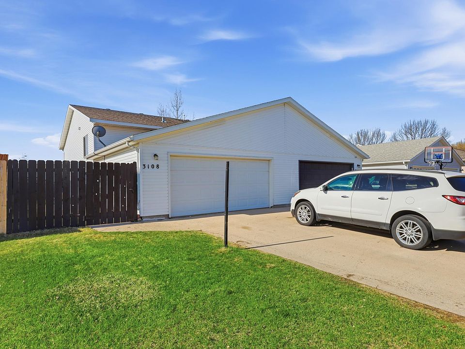 1st image of 3108 Dakota Park Cir S
