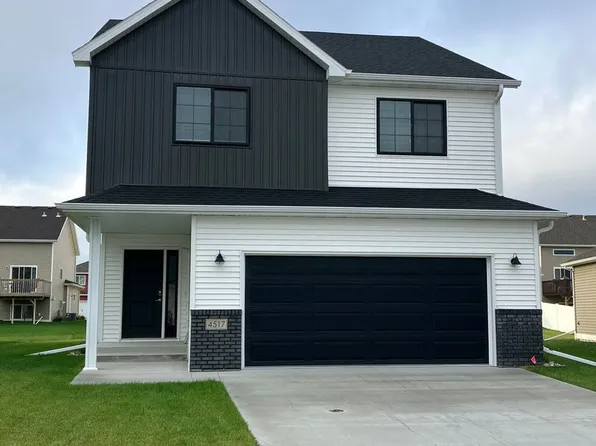 4517 Blue Stem Way, Moorhead, MN 56560