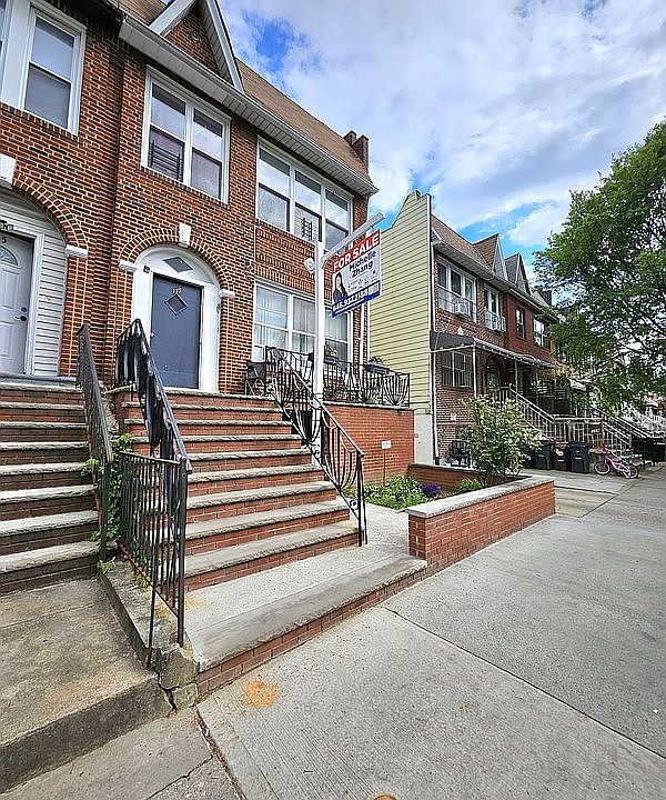 1st image of 117 Bay 40 St