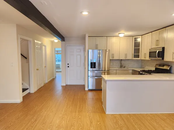 336 Howe Avenue image 3 of 13