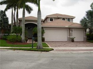 1360 Victoria Isle Dr, Fort Lauderdale, FL 33327
