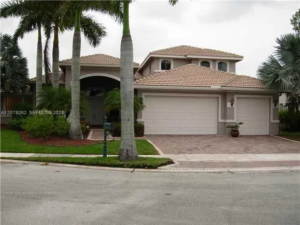 1360 Victoria Isle Dr, Fort Lauderdale, FL 33327
