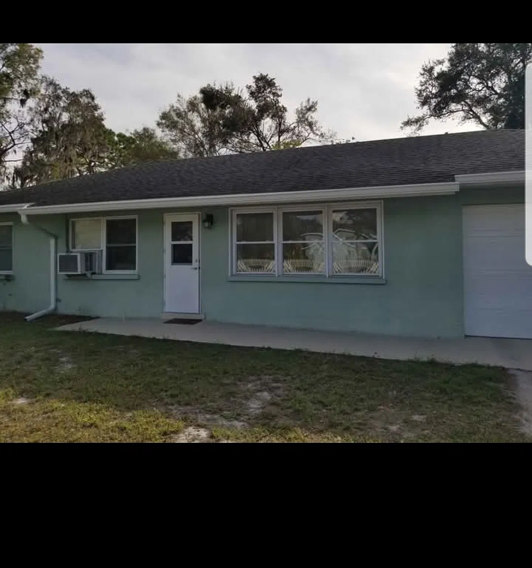 3 bed, 896 sqft, $1,795 — Photo 1