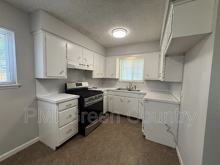 4805 Bermuda Cir — Photo 5