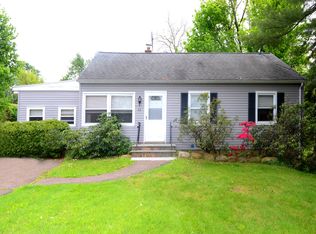 32 Winnetou Rd, White Plains, NY 10603