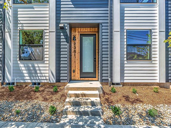 4th image of 2383 SE 45th Ave