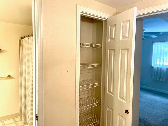 2nd image of 3406 Devonwood Hls NE APT A