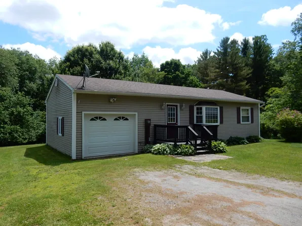 95 Scottsdale Road, Newport City, VT 05855