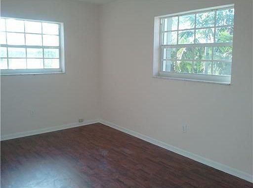 5th image of 500 NW 43rd Ave