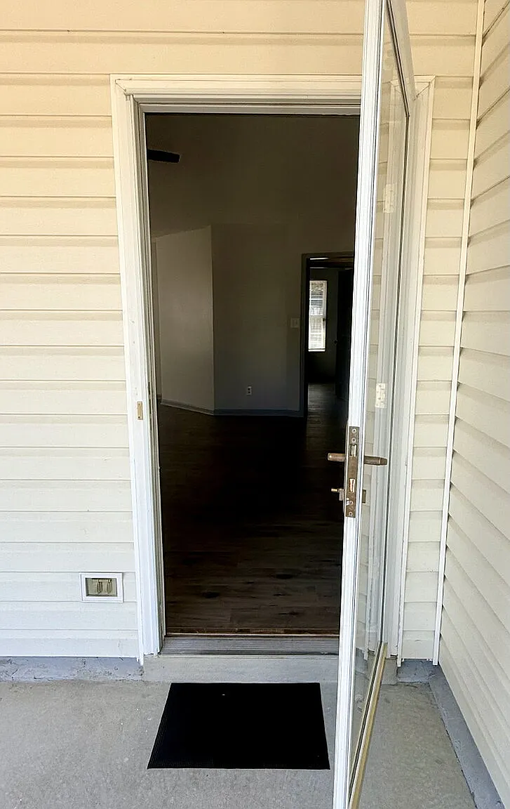 3 bed, 2.0 bath, 1088 sqft, $1,450 — Photo 2