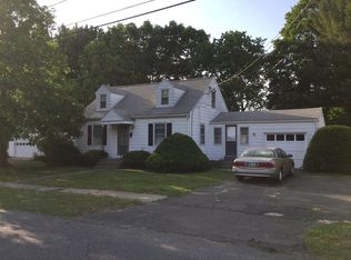 15 Dartmouth St, South Hadley, MA 01075