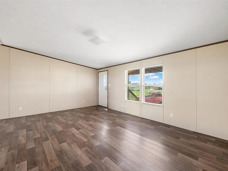 360 Shady Oaks #B — Photo 8