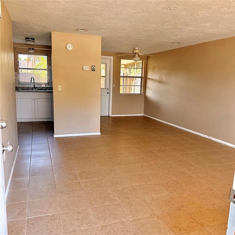 1 bed, 1.0 bath, 630 sqft, $1,200 — Photo 2