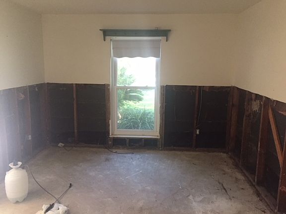 4th image of 3005 Longwood Ln
