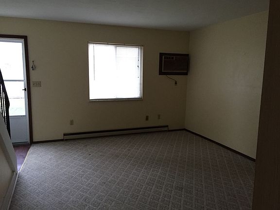 3rd image of 28321 Main St APT 4