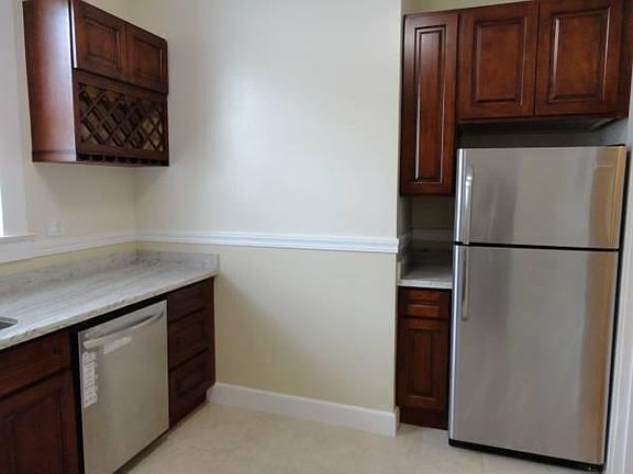 5th image of 1372 Pine St #310