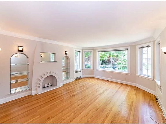 4th image of 5814 N Virginia Ave