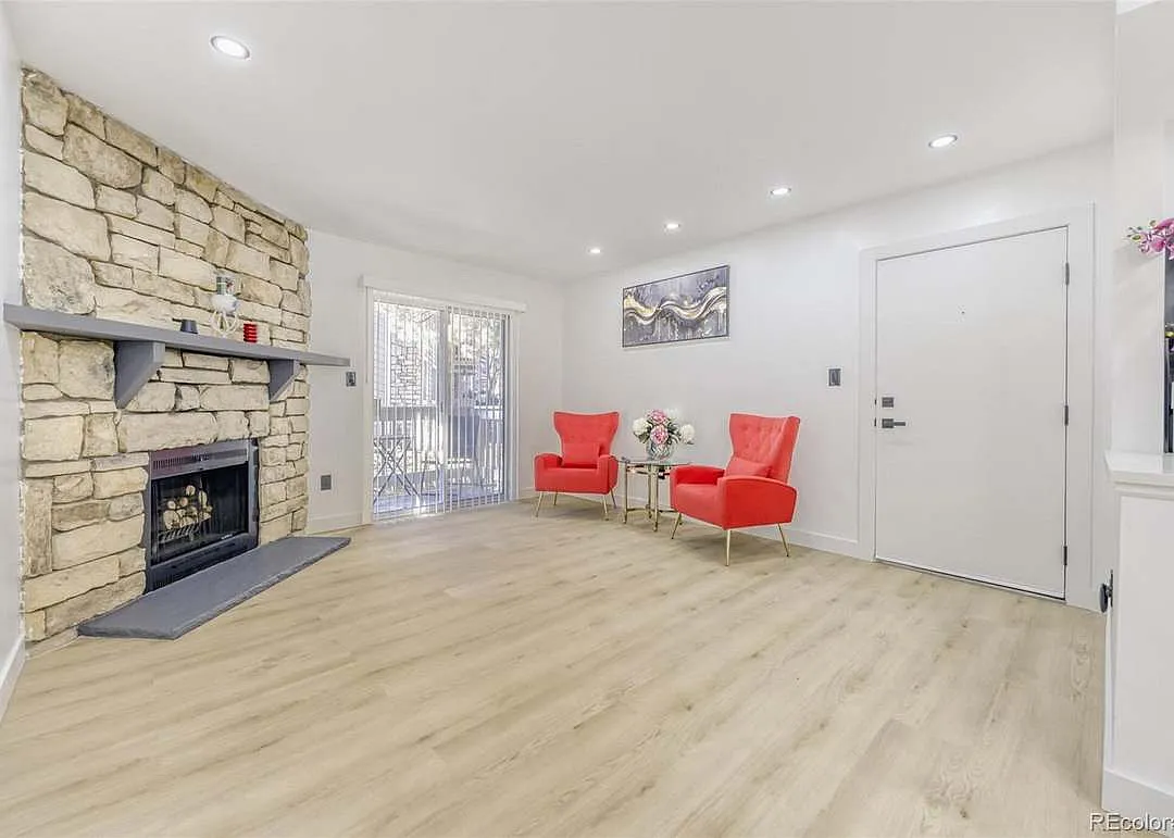 2 bed, 904 sqft, $1,850 — Photo 1