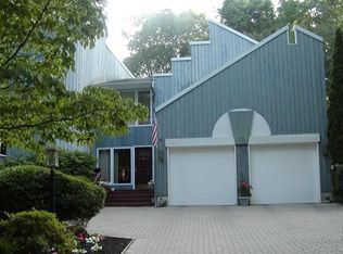 10 Fountain Ct, Cherry Hill, NJ 08034