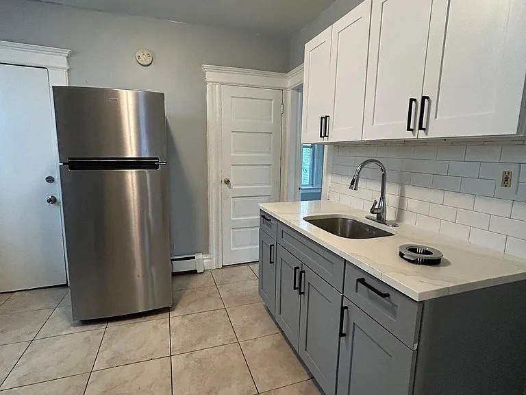 253 Amherst St #Q — Photo 2
