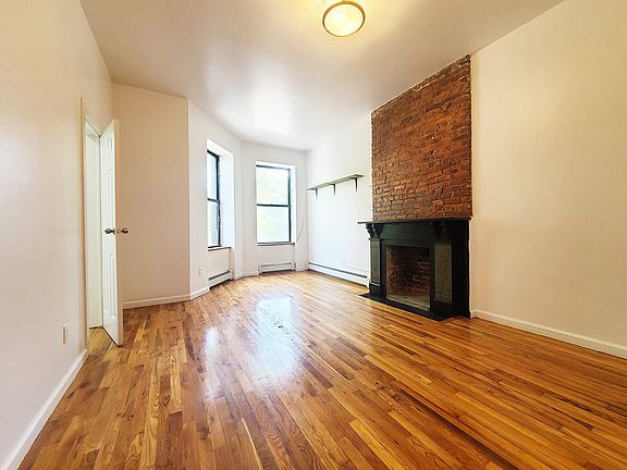 3rd image of 453 Marion St #3
