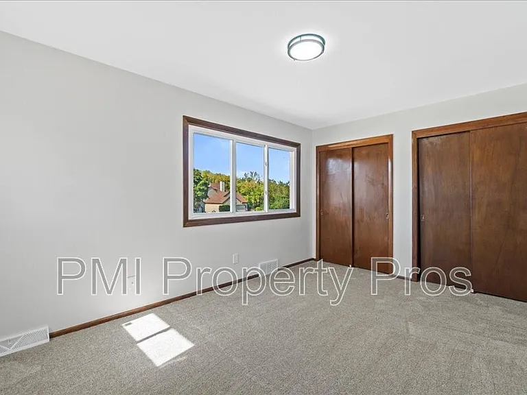 8148 S 88th St — Photo 20