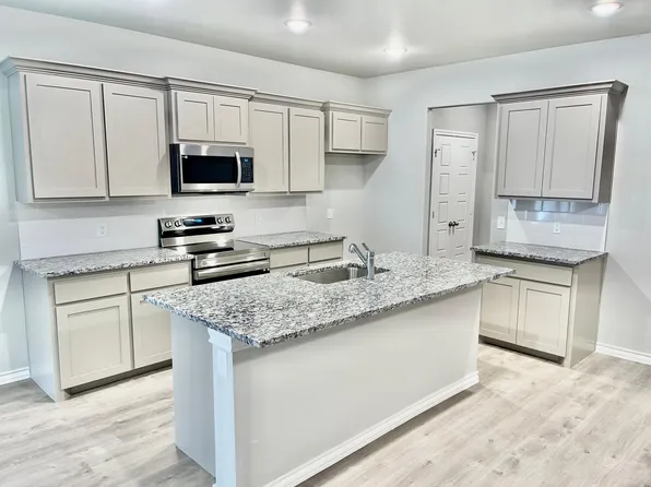 7729 96th St, Lubbock, TX 79424