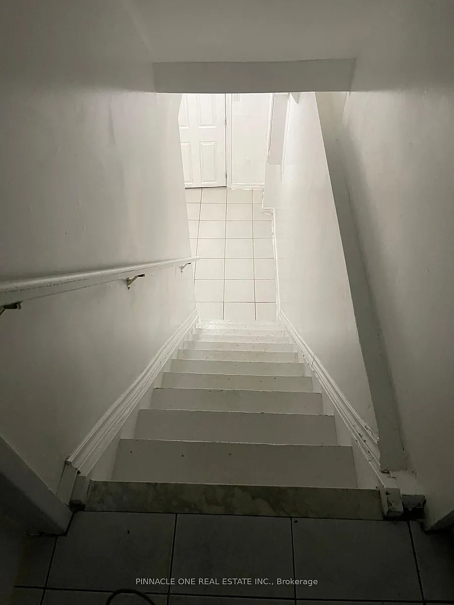 Building Photo - 27 Greenleaf Ter #BASEMENT