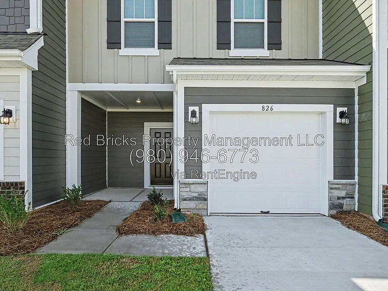 826 Earhart St NW — Photo 3